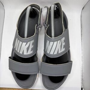 Women’s Nike Sandals Size 10